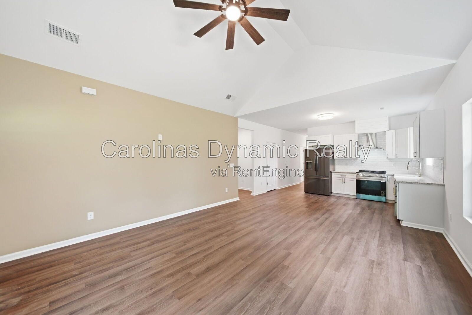 Brand-new construction with modern finishes, a thoughtful single-level floor plan, and an impressive primary suite! property image