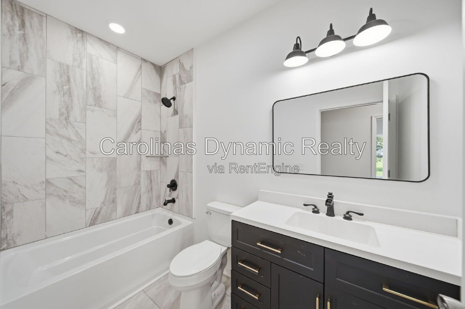 Brand-new construction with modern finishes, a thoughtful single-level floor plan, and an impressive primary suite! property image