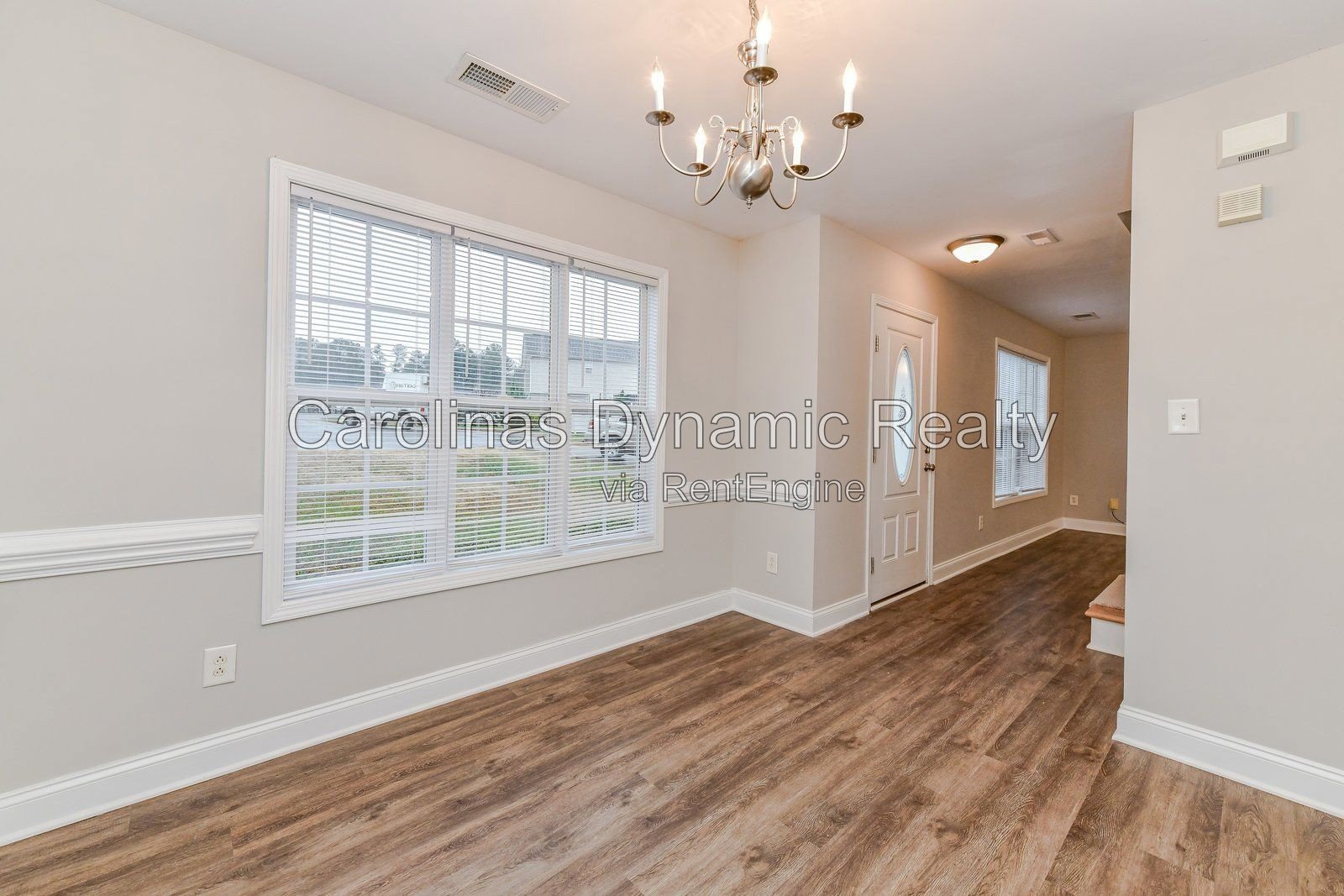 4 Bedrooms | 2.5 Baths | Cul-De-Sac | Luxury Plank Flooring | Stainless Steel Appliances property image