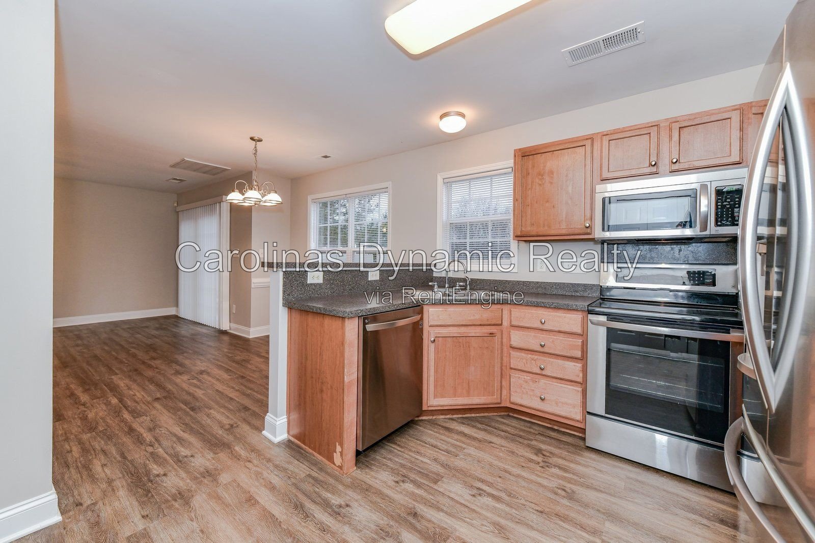 4 Bedrooms | 2.5 Baths | Cul-De-Sac | Luxury Plank Flooring | Stainless Steel Appliances property image