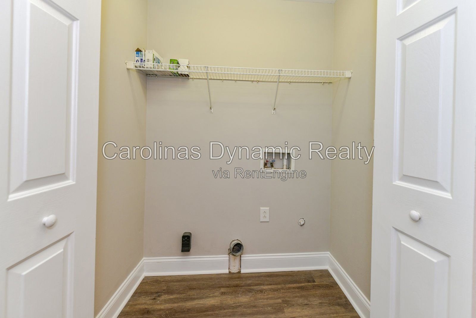 4 Bedrooms | 2.5 Baths | Cul-De-Sac | Luxury Plank Flooring | Stainless Steel Appliances property image