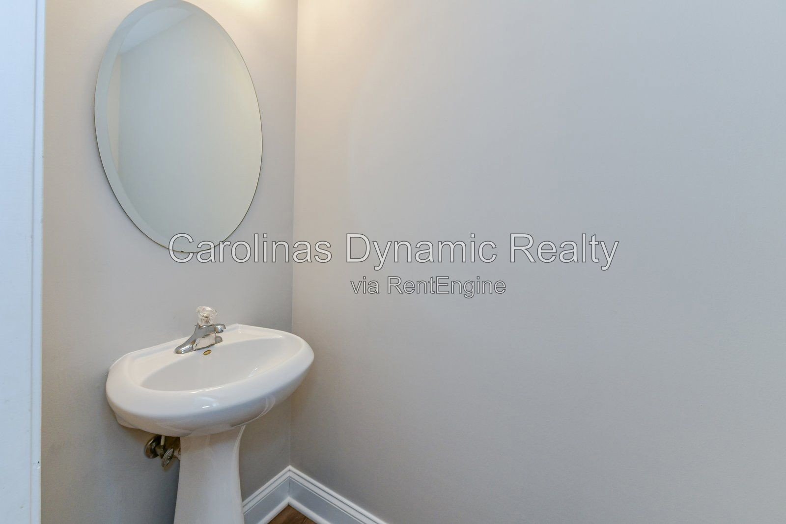 4 Bedrooms | 2.5 Baths | Cul-De-Sac | Luxury Plank Flooring | Stainless Steel Appliances property image