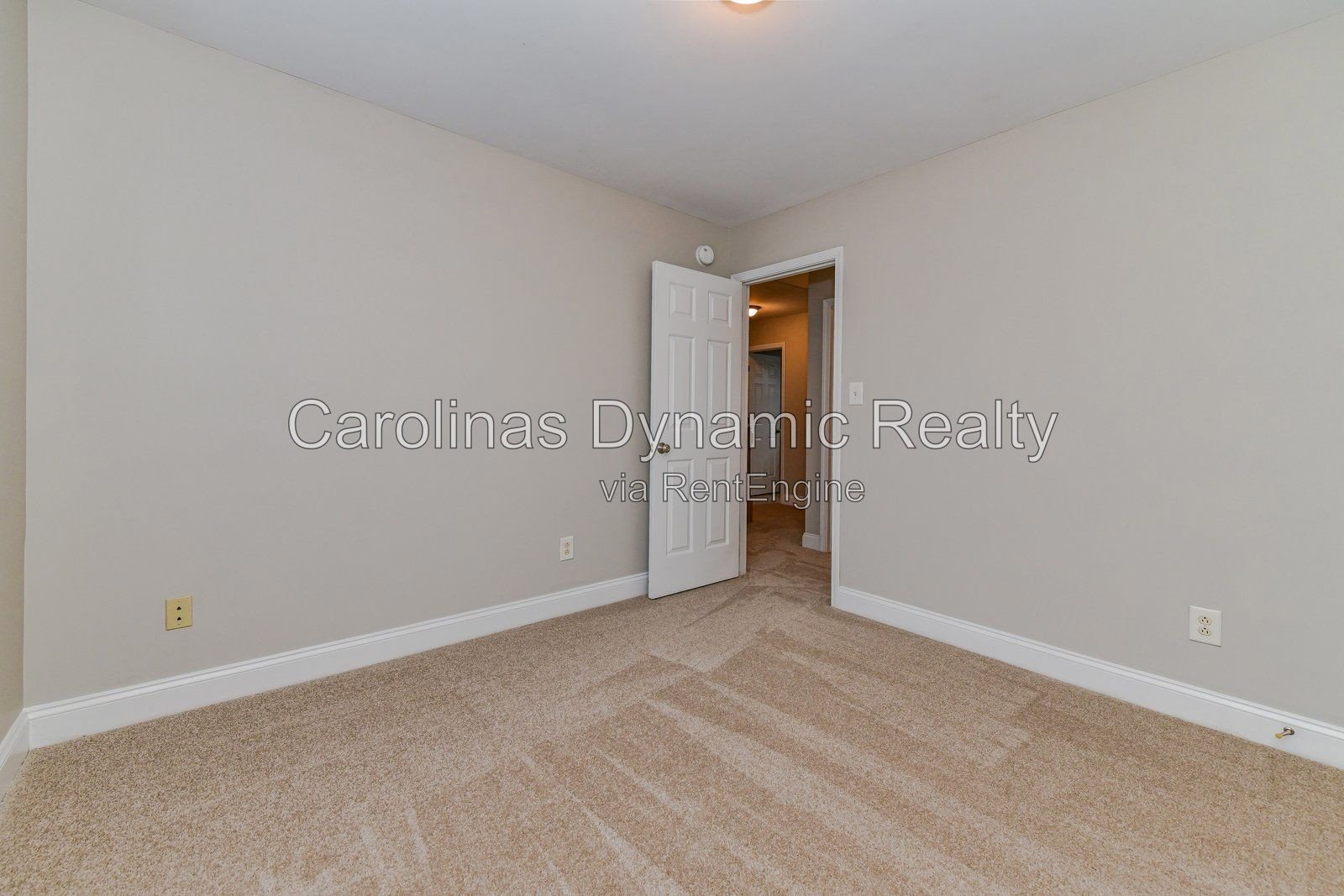 4 Bedrooms | 2.5 Baths | Cul-De-Sac | Luxury Plank Flooring | Stainless Steel Appliances property image