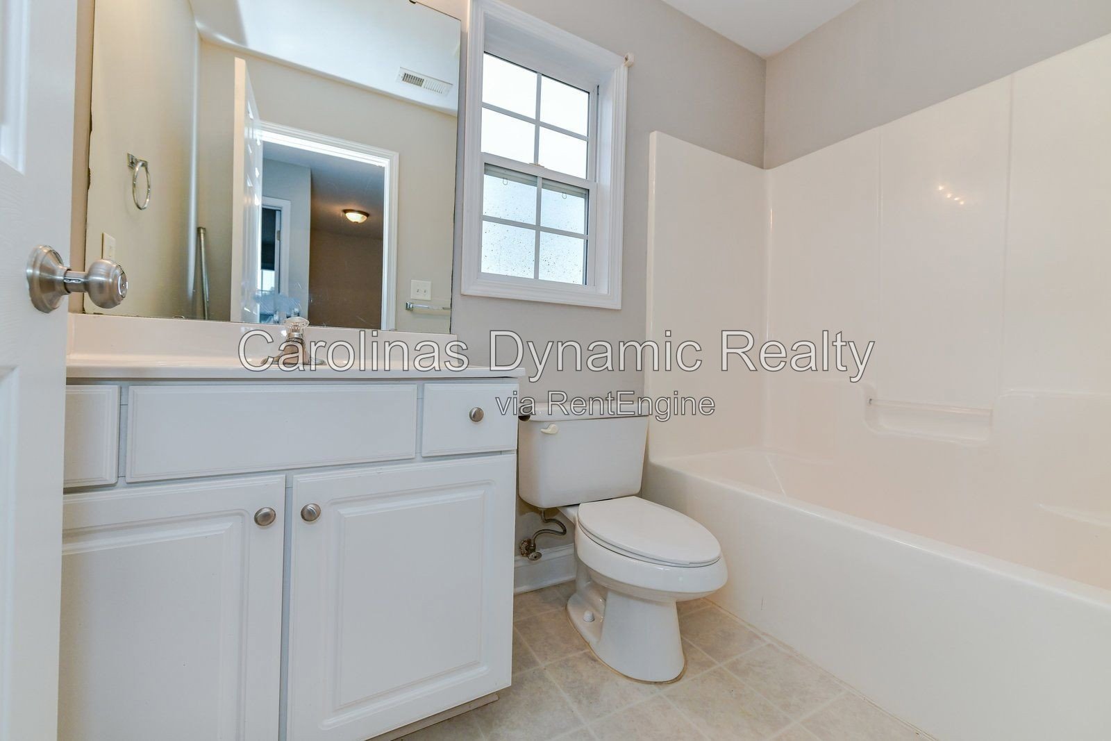 4 Bedrooms | 2.5 Baths | Cul-De-Sac | Luxury Plank Flooring | Stainless Steel Appliances property image