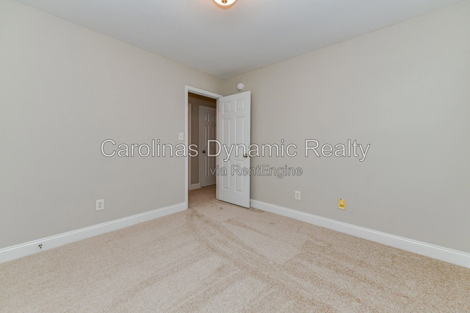 4 Bedrooms | 2.5 Baths | Cul-De-Sac | Luxury Plank Flooring | Stainless Steel Appliances property image