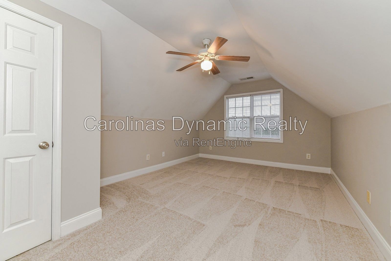 4 Bedrooms | 2.5 Baths | Cul-De-Sac | Luxury Plank Flooring | Stainless Steel Appliances property image