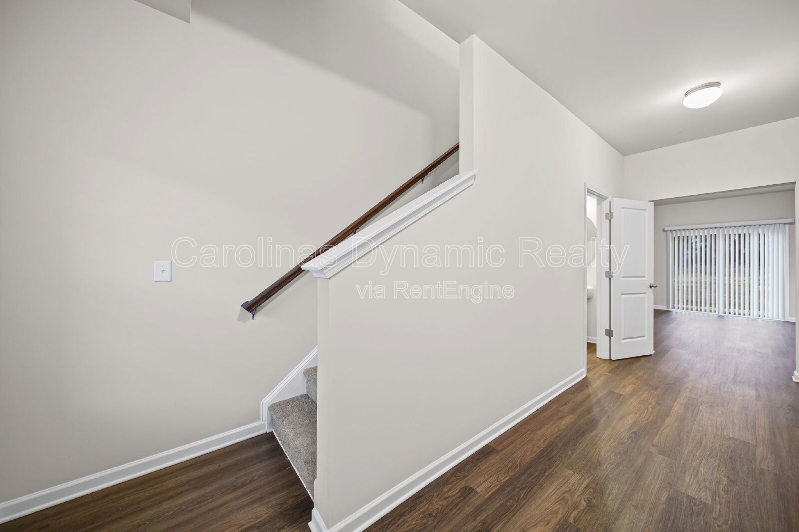 End Unit Townhouse | 3 Bedrooms | 2.5 Baths | Granite Counters | Stainless Steel Appliances property image