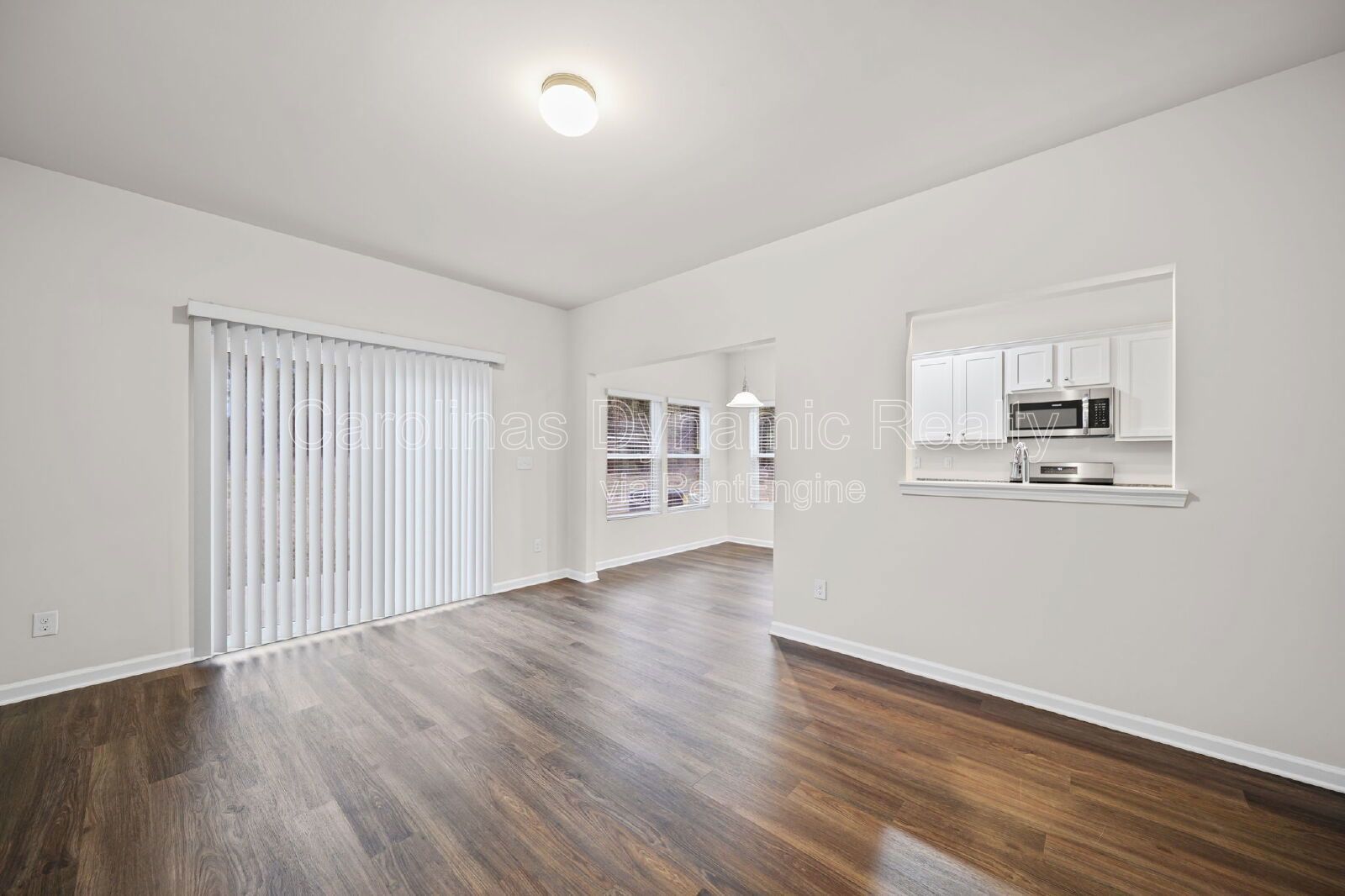 End Unit Townhouse | 3 Bedrooms | 2.5 Baths | Granite Counters | Stainless Steel Appliances property image