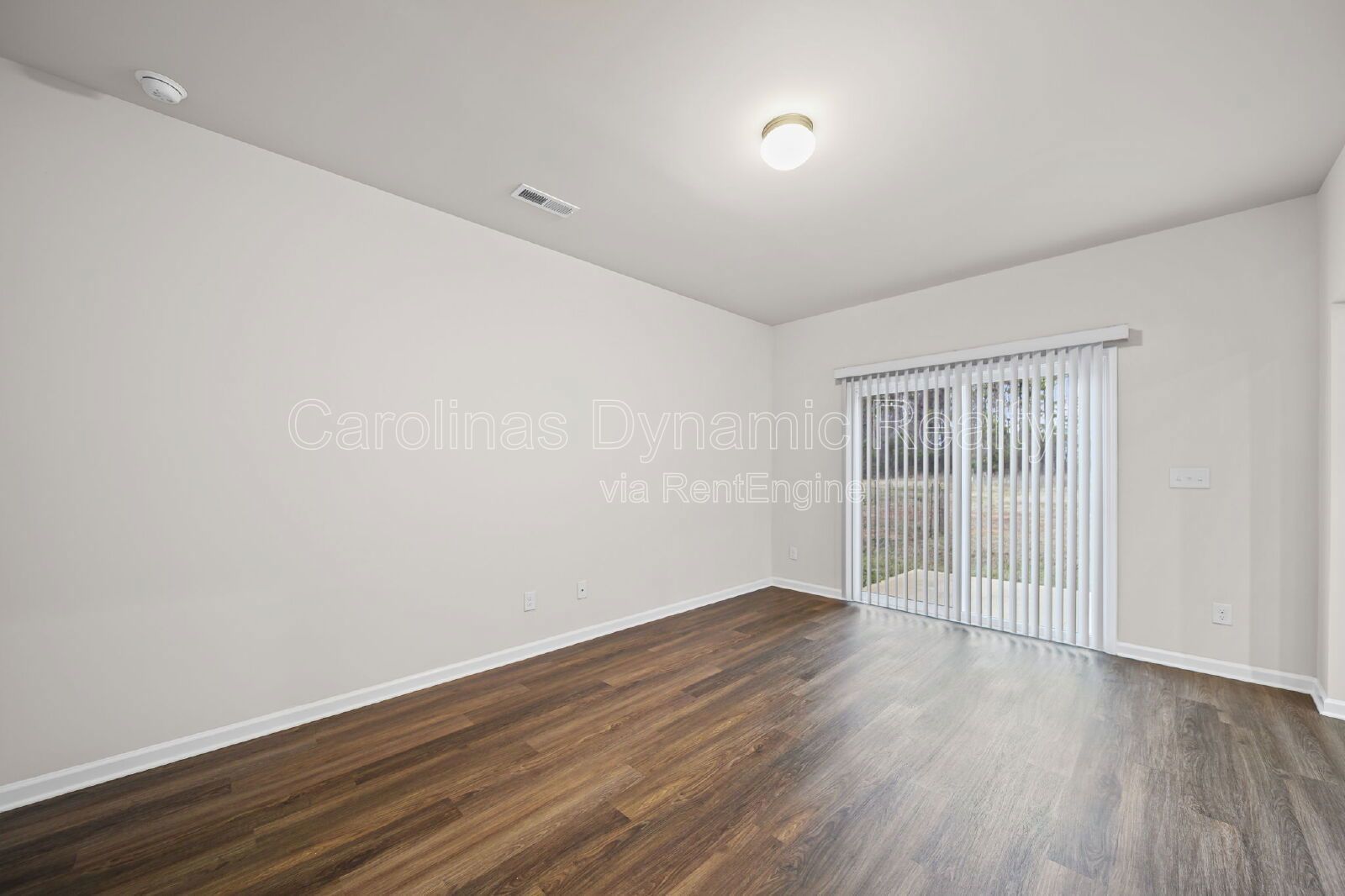 End Unit Townhouse | 3 Bedrooms | 2.5 Baths | Granite Counters | Stainless Steel Appliances property image