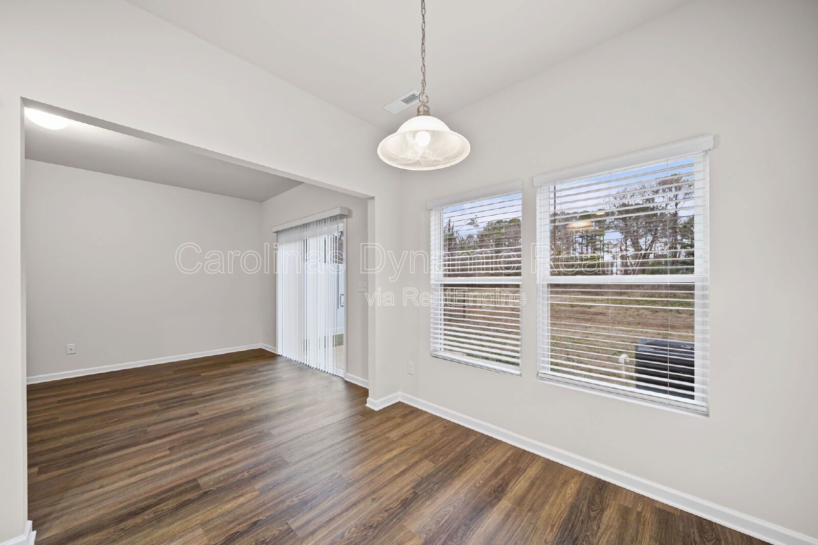 End Unit Townhouse | 3 Bedrooms | 2.5 Baths | Granite Counters | Stainless Steel Appliances property image