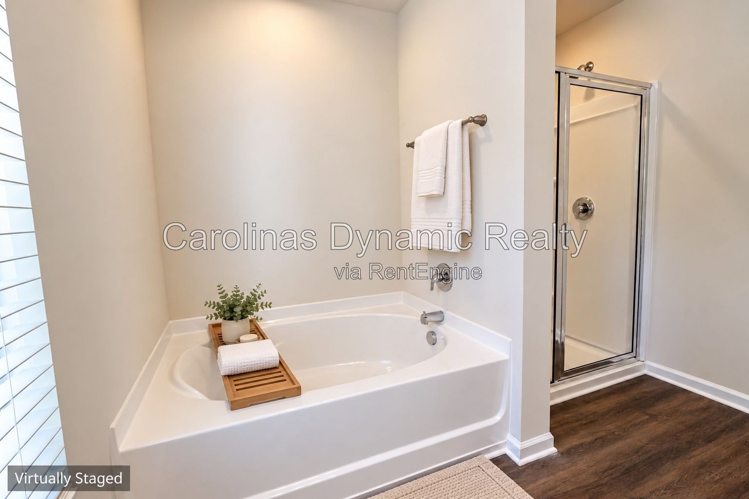 Bright End-Unit Townhome with Two-Car Garage & Convenient Access to I-485 property image