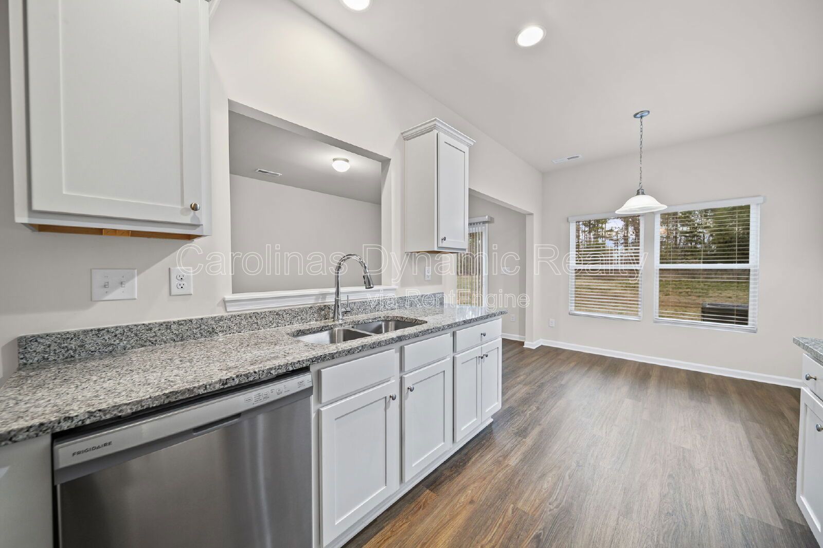 End Unit Townhouse | 3 Bedrooms | 2.5 Baths | Granite Counters | Stainless Steel Appliances property image