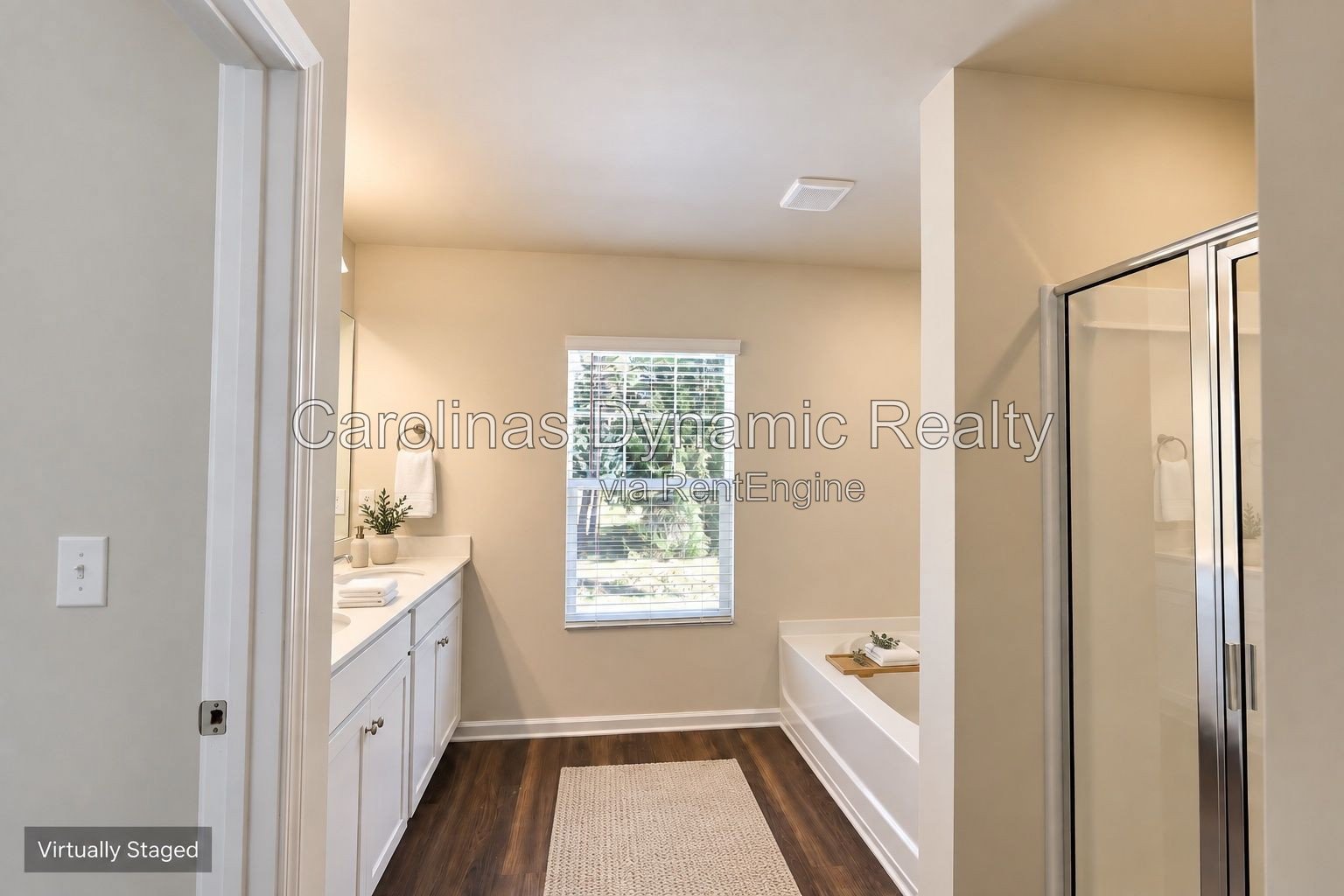 Bright End-Unit Townhome with Two-Car Garage & Convenient Access to I-485 property image