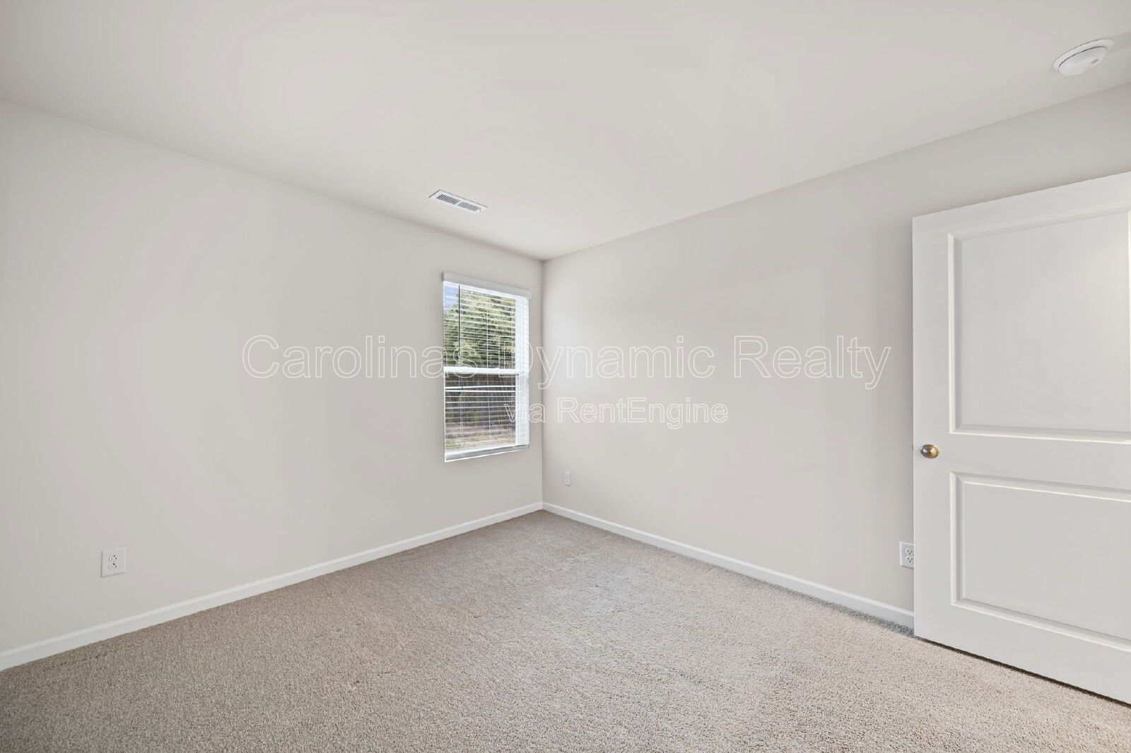 End Unit Townhouse | 3 Bedrooms | 2.5 Baths | Granite Counters | Stainless Steel Appliances property image