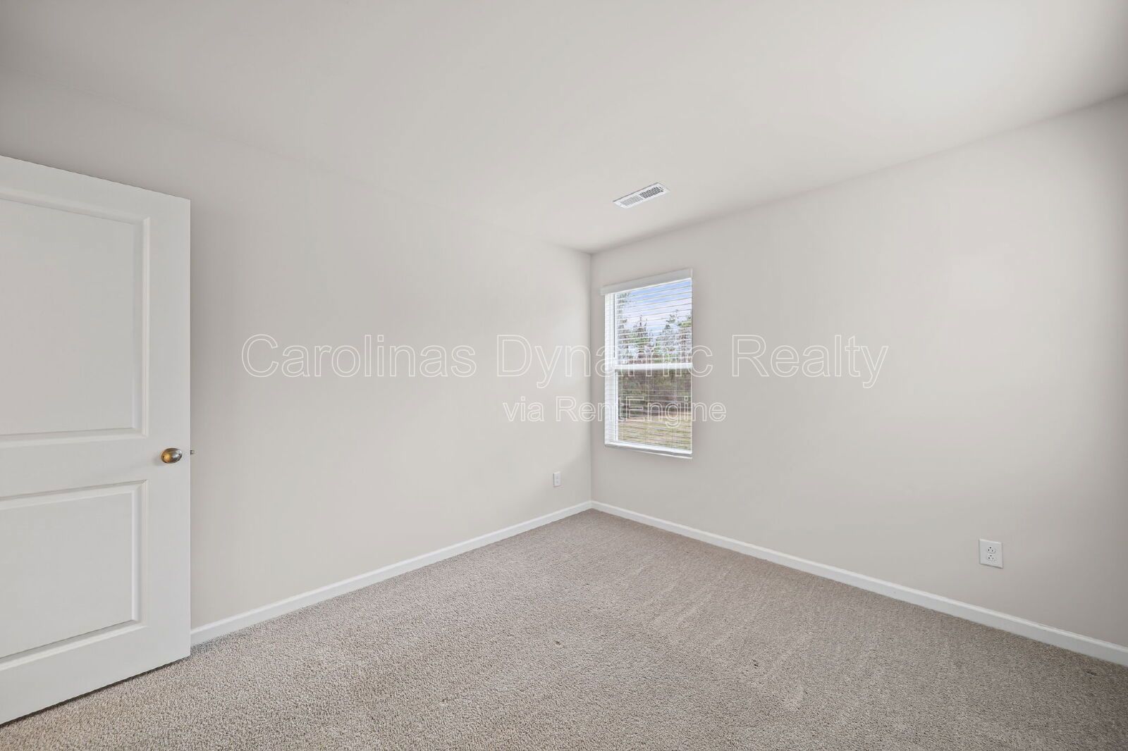 End Unit Townhouse | 3 Bedrooms | 2.5 Baths | Granite Counters | Stainless Steel Appliances property image