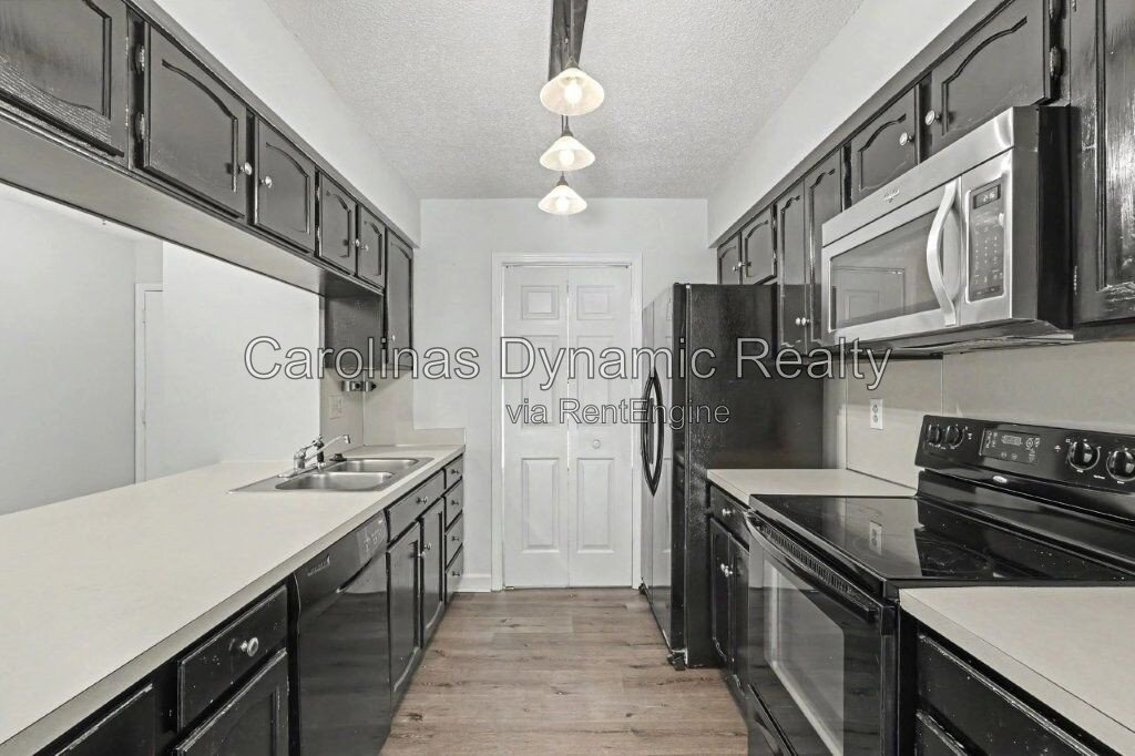 Charming 3-Bedroom Townhouse Retreat with 2 Full Baths in Fort Mill property image