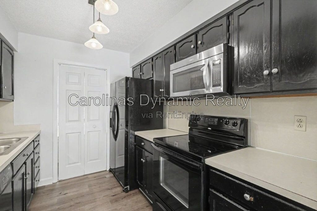 Charming 3-Bedroom Townhouse Retreat with 2 Full Baths in Fort Mill property image