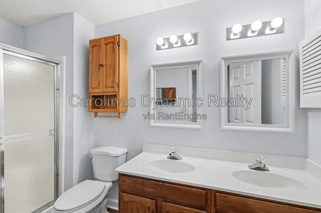 Charming 3-Bedroom Townhouse Retreat with 2 Full Baths in Fort Mill property image