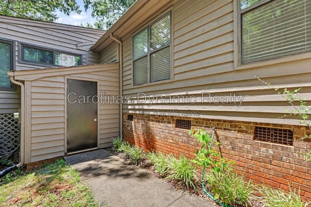 Charming 3-Bedroom Townhouse Retreat with 2 Full Baths in Fort Mill property image