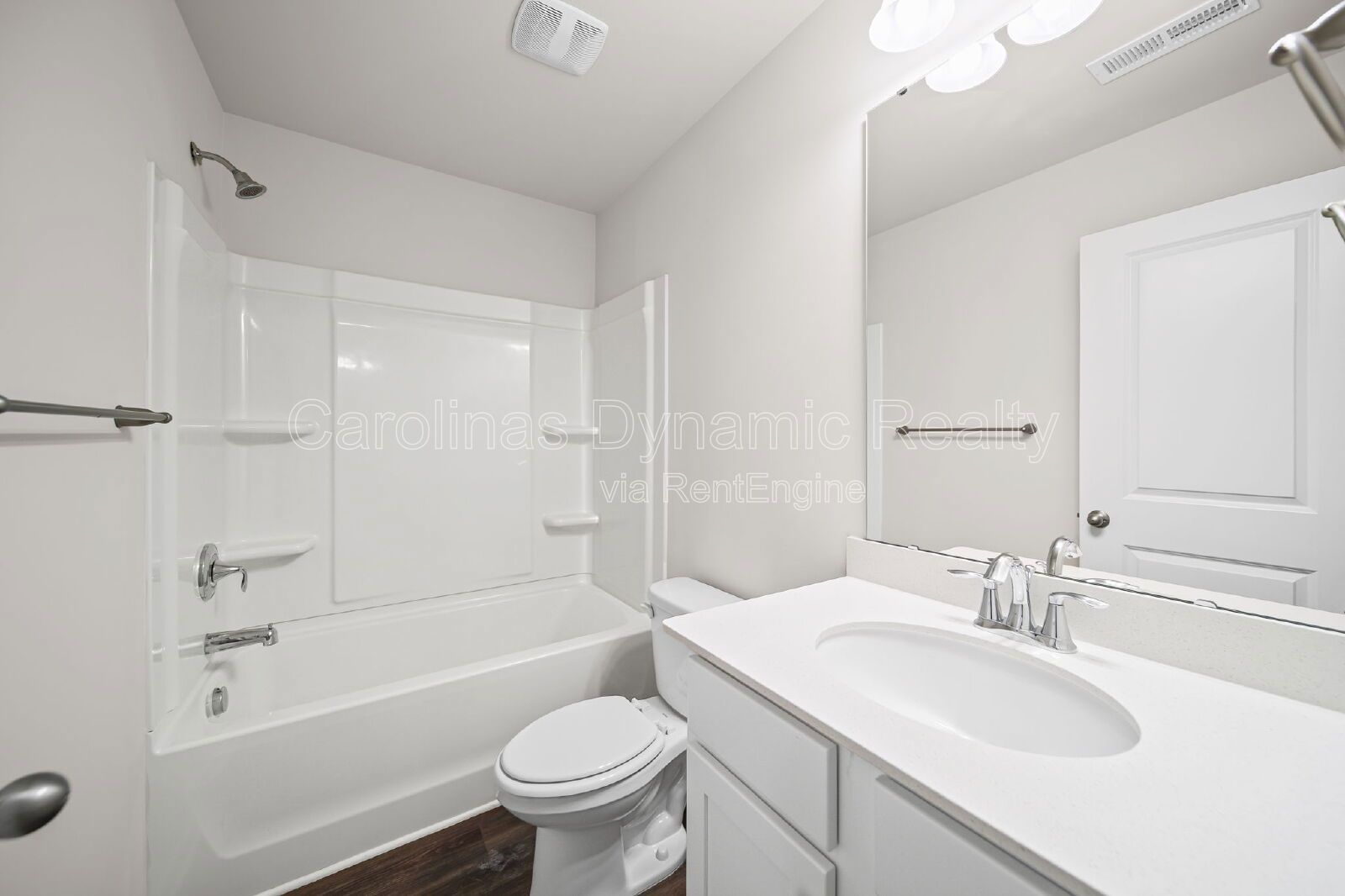 End Unit Townhouse | 3 Bedrooms | 2.5 Baths | Granite Counters | Stainless Steel Appliances property image