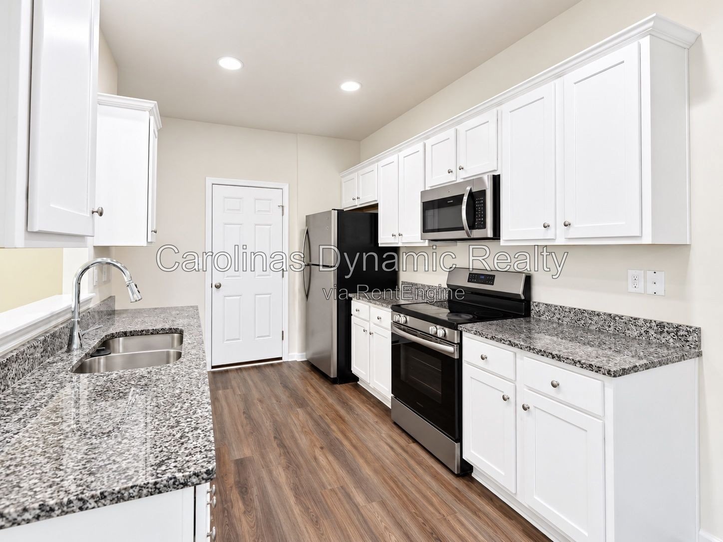 3 Bedrooms | 2.5 Baths | 1 Car Garage | Granite Counters | Stainless Steel Appliances property image