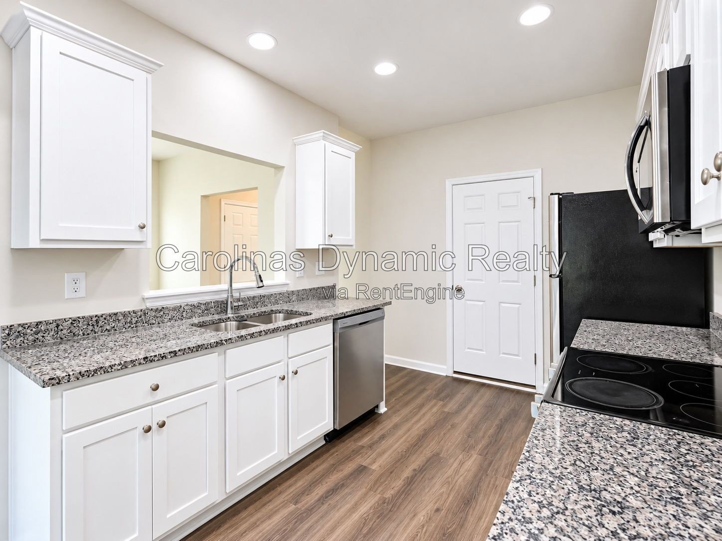 3 Bedrooms | 2.5 Baths | 1 Car Garage | Granite Counters | Stainless Steel Appliances property image