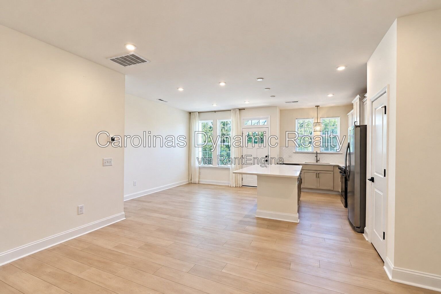 Beautiful 3-Bedroom, 2.5-Bath Townhome Near Uptown Charlotte property image