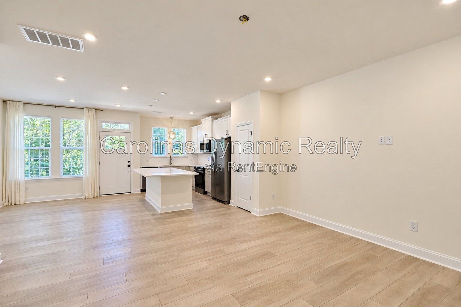 Beautiful 3-Bedroom, 2.5-Bath Townhome Near Uptown Charlotte property image