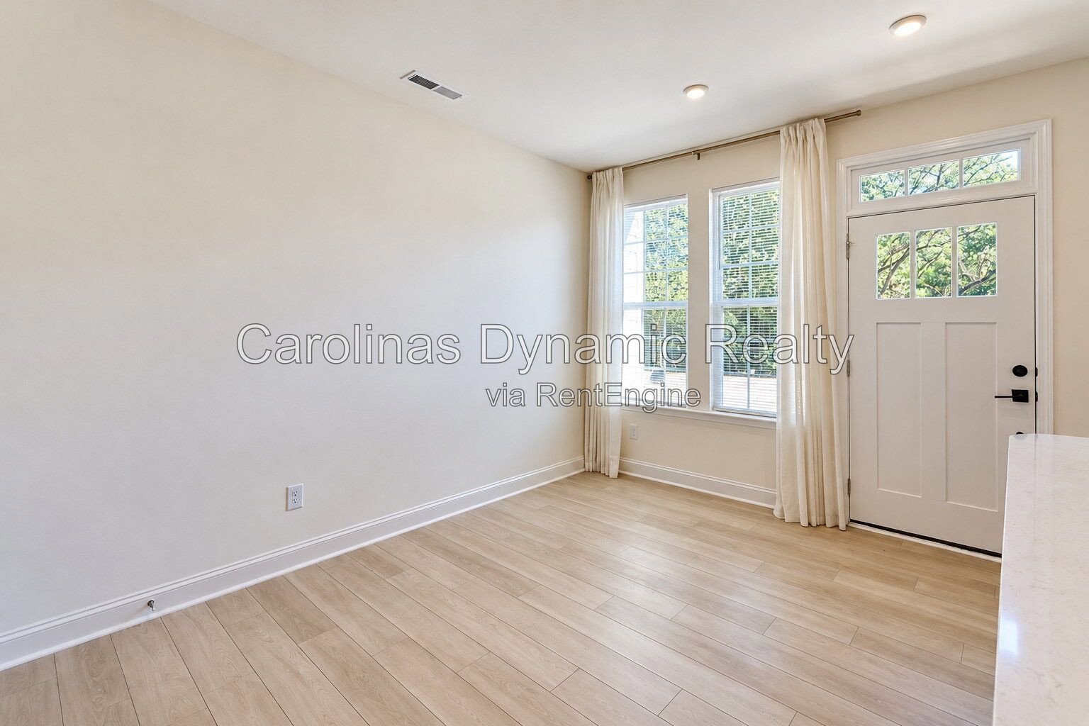 Beautiful 3-Bedroom, 2.5-Bath Townhome Near Uptown Charlotte property image