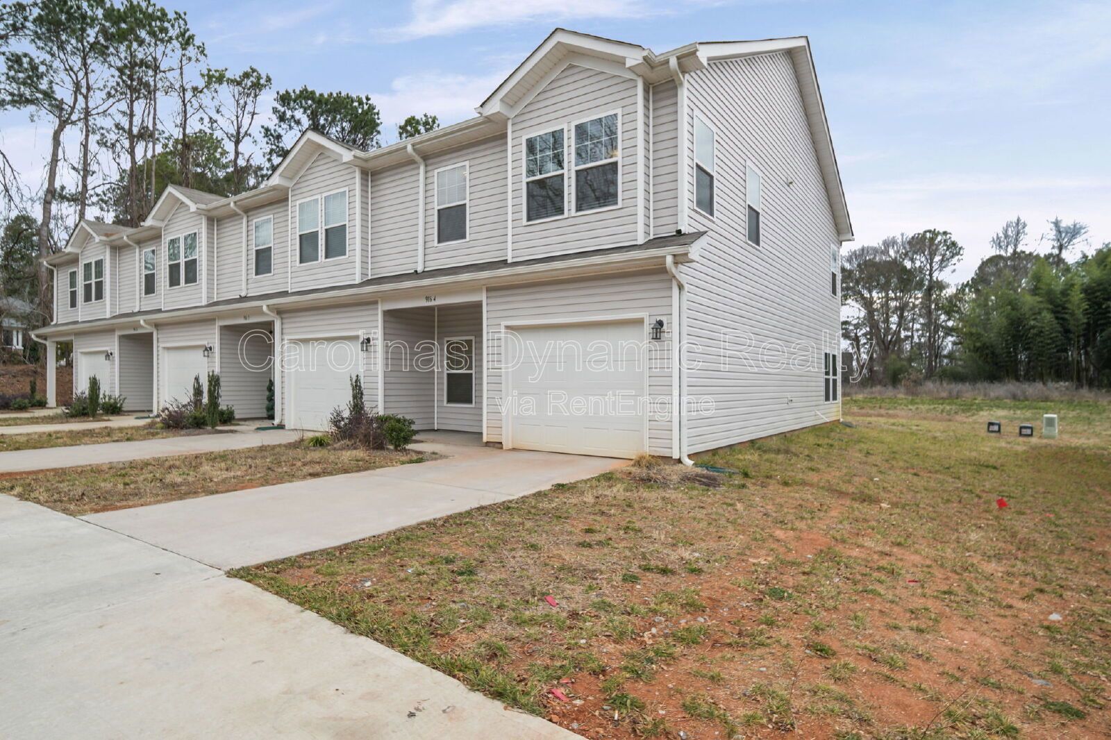 End Unit Townhouse | 3 Bedrooms | 2.5 Baths | Granite Counters | Stainless Steel Appliances property image