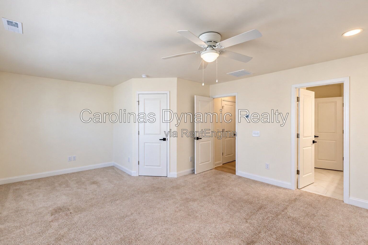 Beautiful 3-Bedroom, 2.5-Bath Townhome Near Uptown Charlotte property image