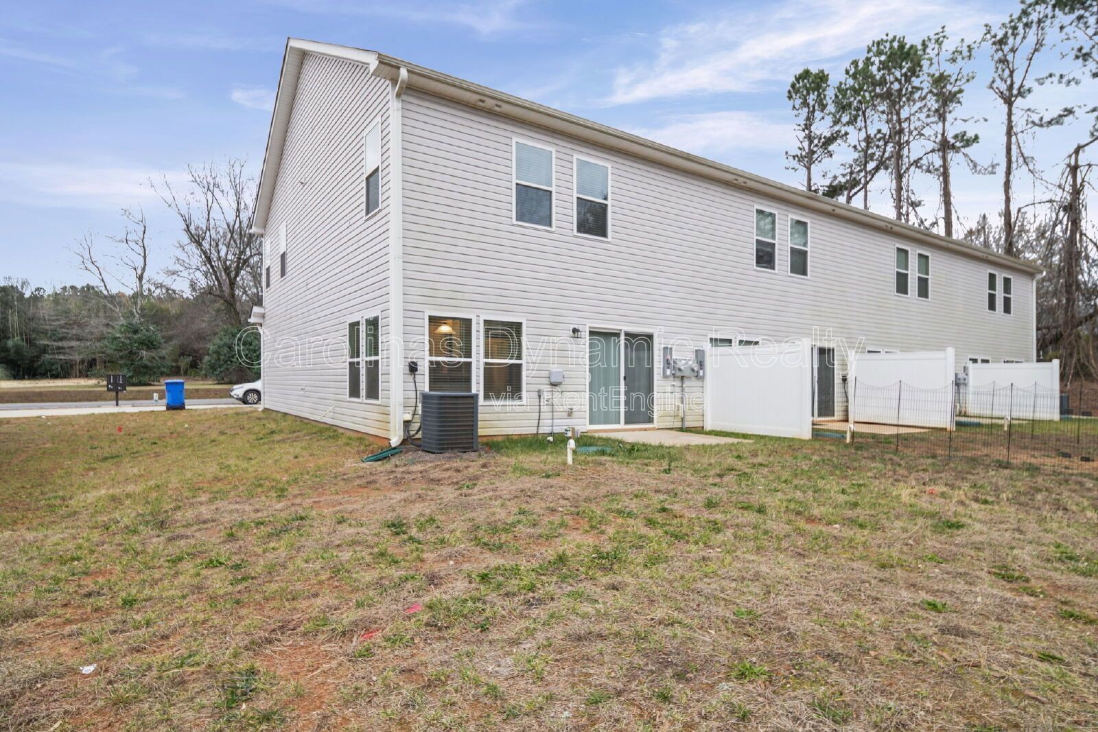 End Unit Townhouse | 3 Bedrooms | 2.5 Baths | Granite Counters | Stainless Steel Appliances property image