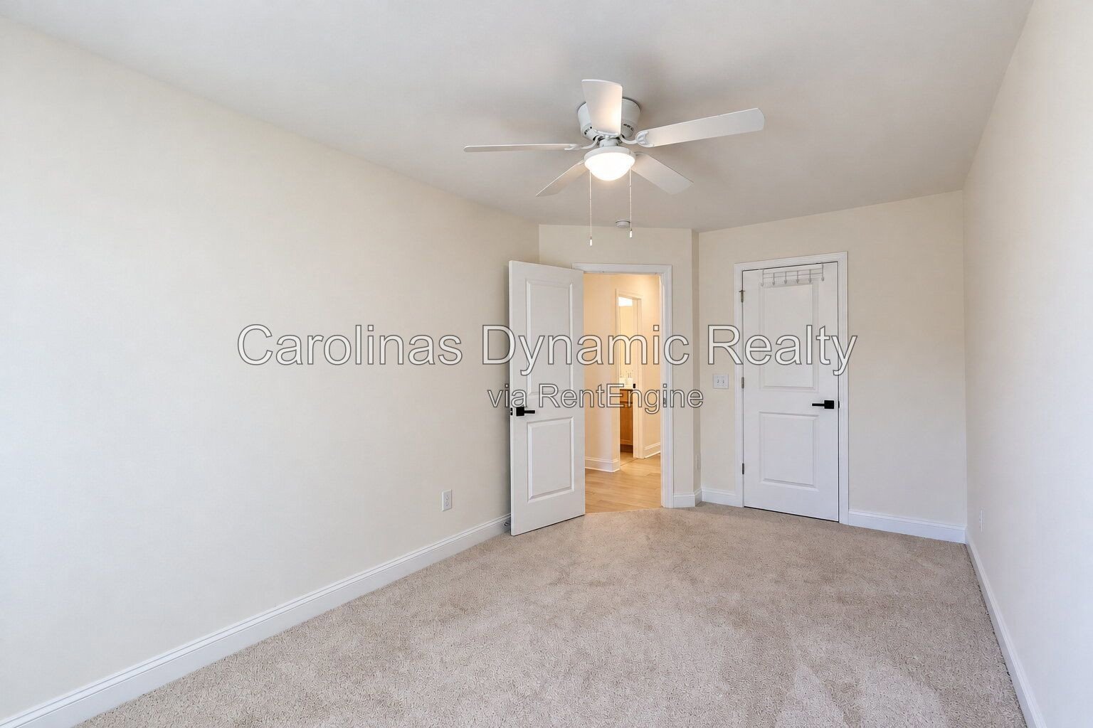 Beautiful 3-Bedroom, 2.5-Bath Townhome Near Uptown Charlotte property image