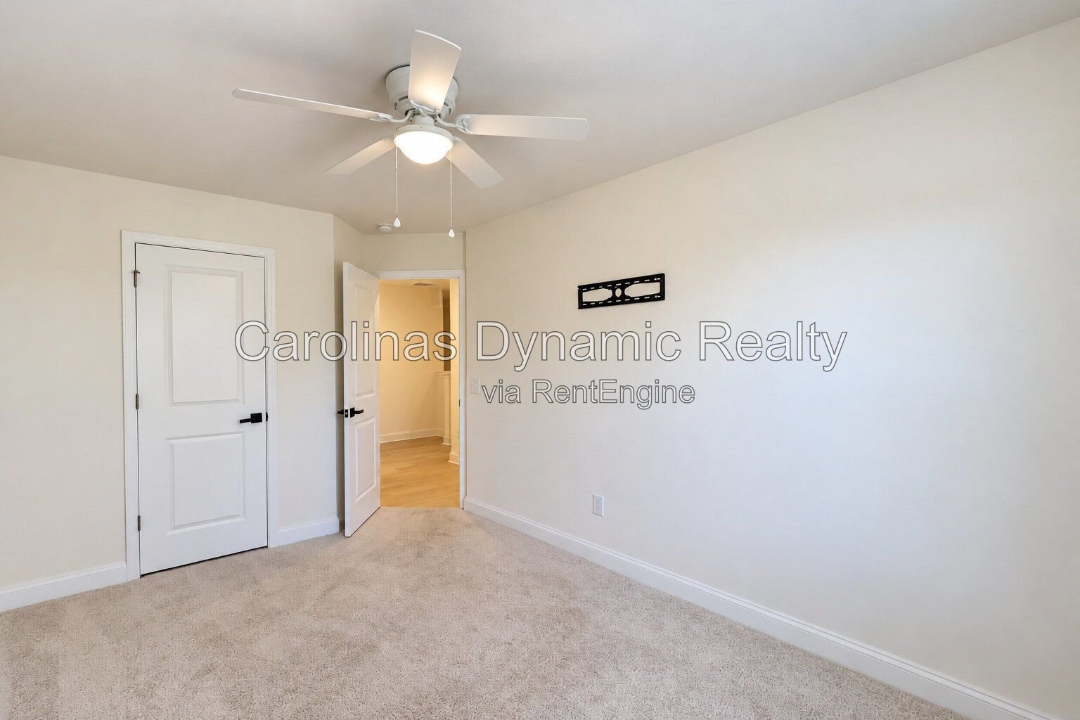 Beautiful 3-Bedroom, 2.5-Bath Townhome Near Uptown Charlotte property image