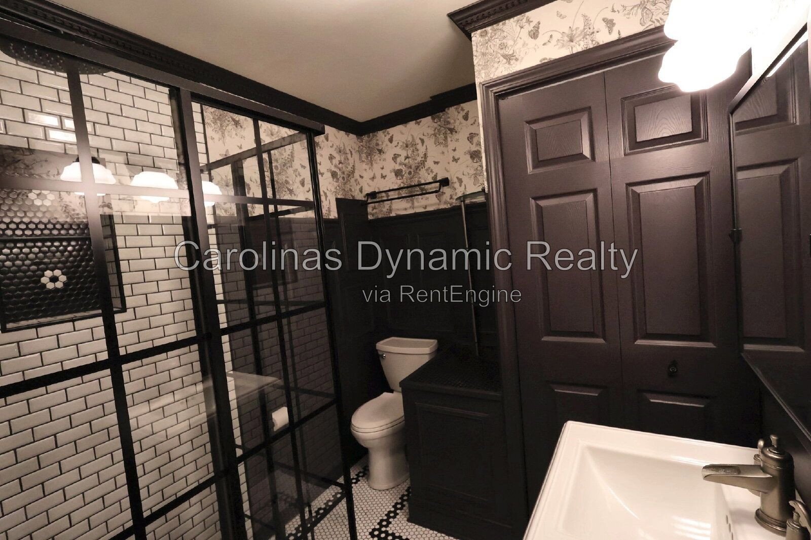 Charming Condo in the Heart of Myers Park property image