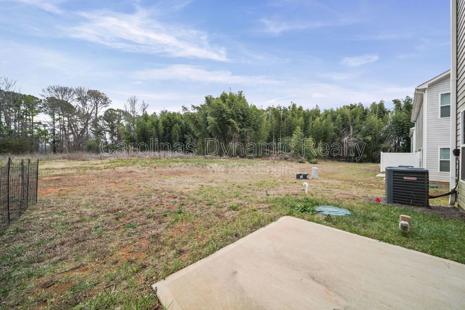 End Unit Townhouse | 3 Bedrooms | 2.5 Baths | Granite Counters | Stainless Steel Appliances property image