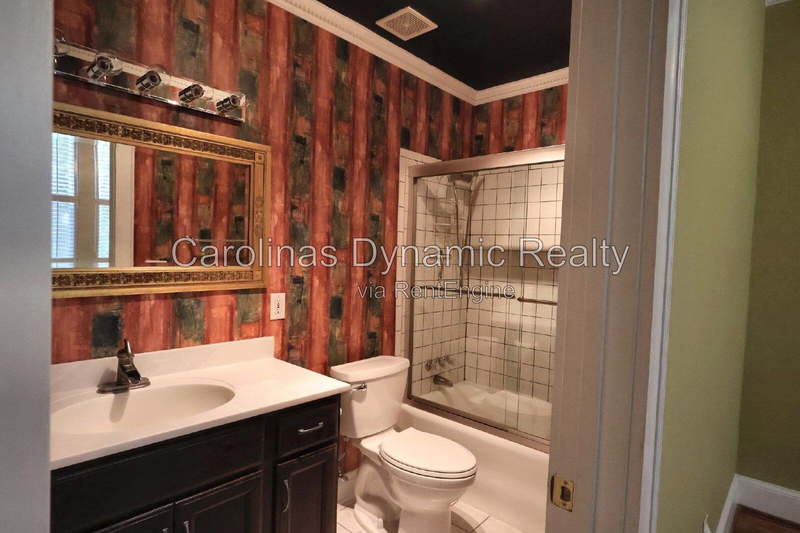 Charming Condo in the Heart of Myers Park property image