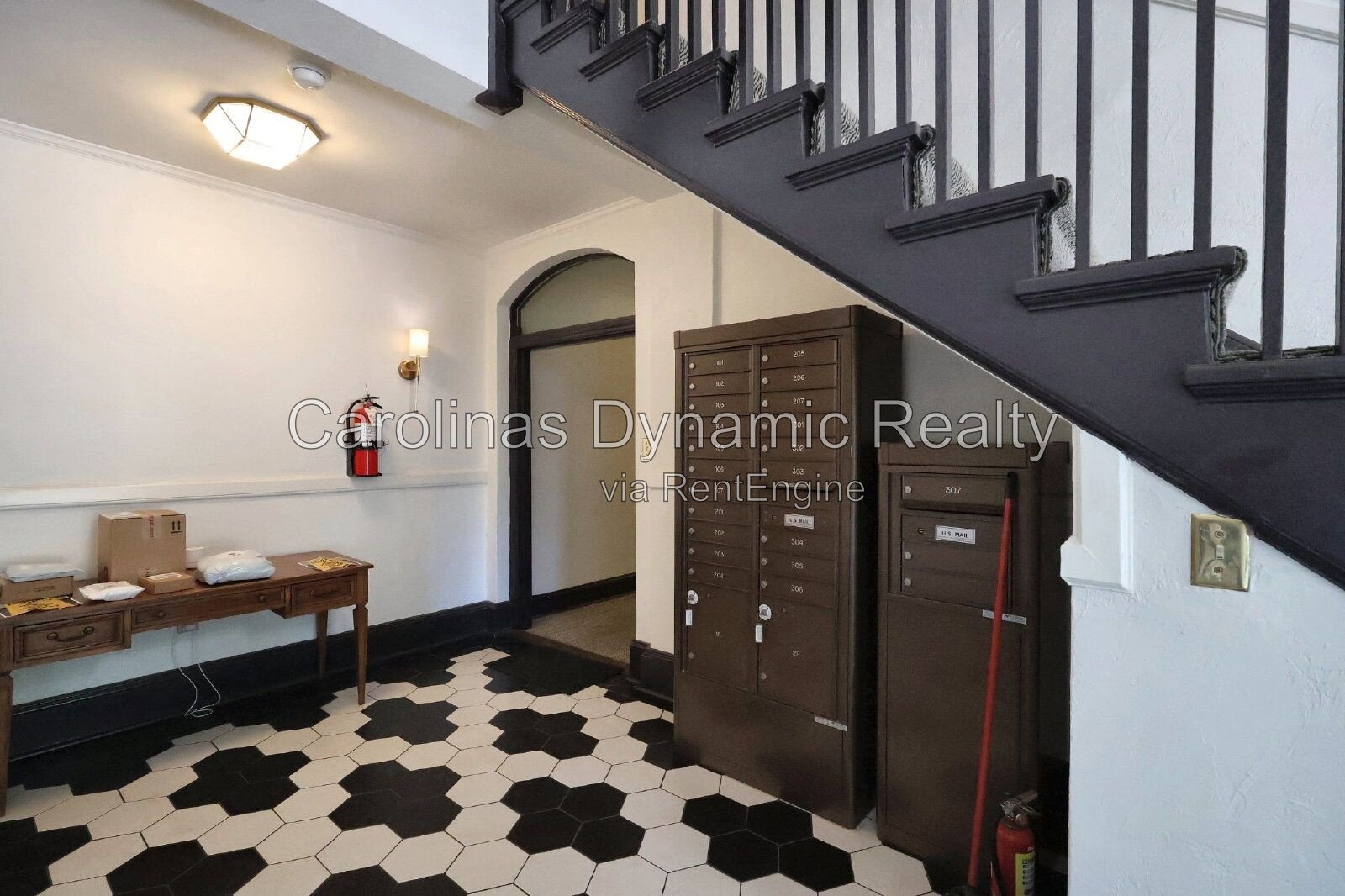 Charming Condo in the Heart of Myers Park property image
