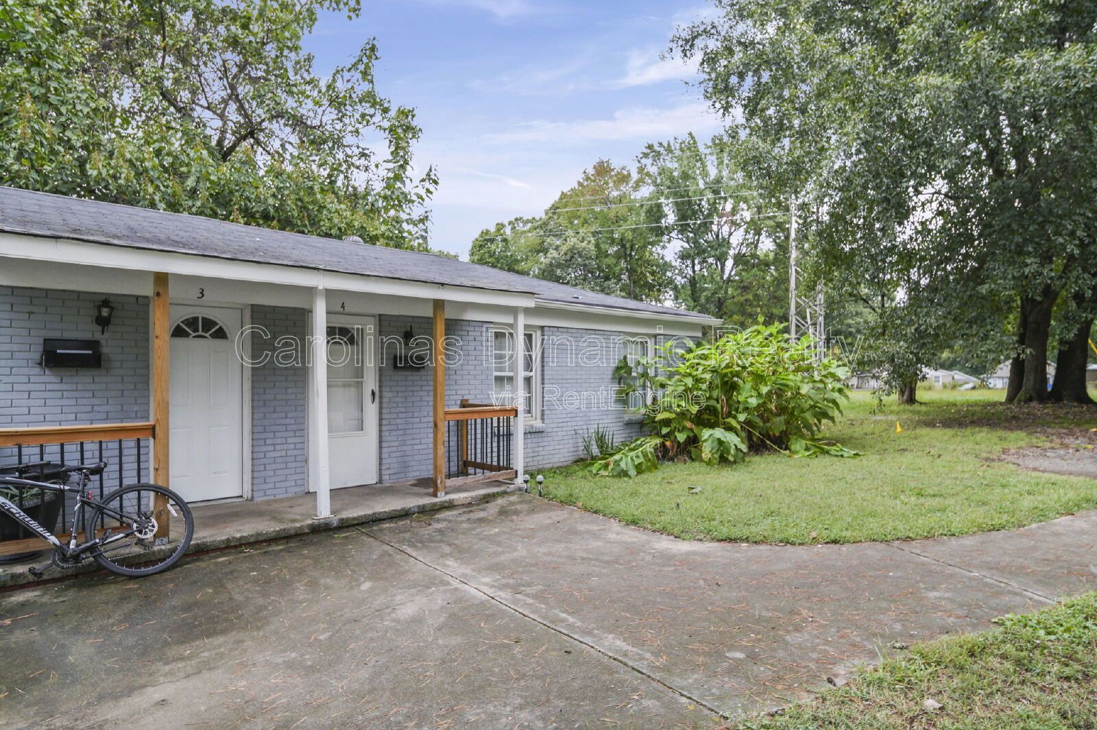 2 Bedrooms | 1 Bath | Hardwood Floors | Fresh Paint | Private Deck property image