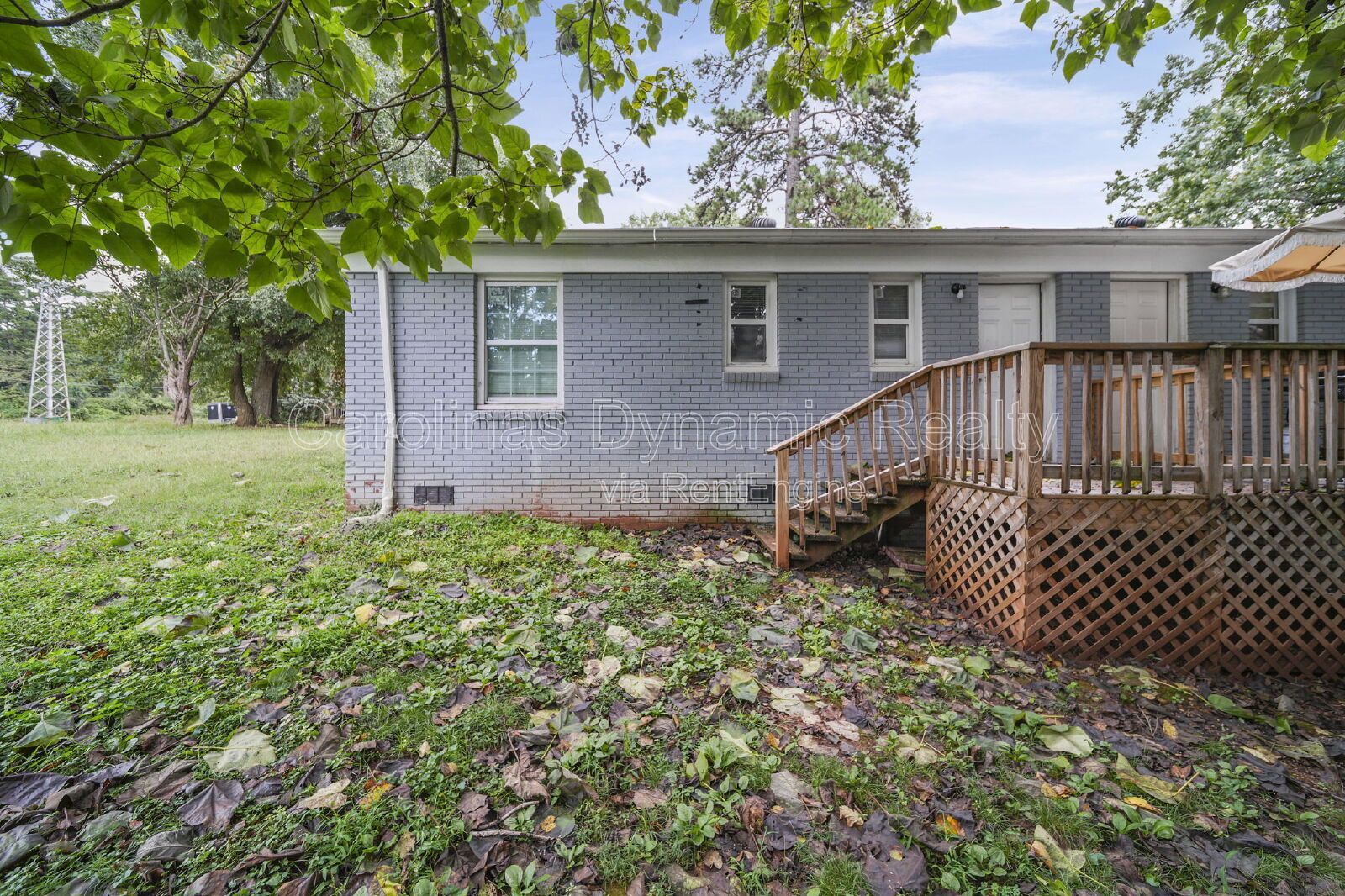 2 Bedrooms | 1 Bath | Hardwood Floors | Fresh Paint | Private Deck property image