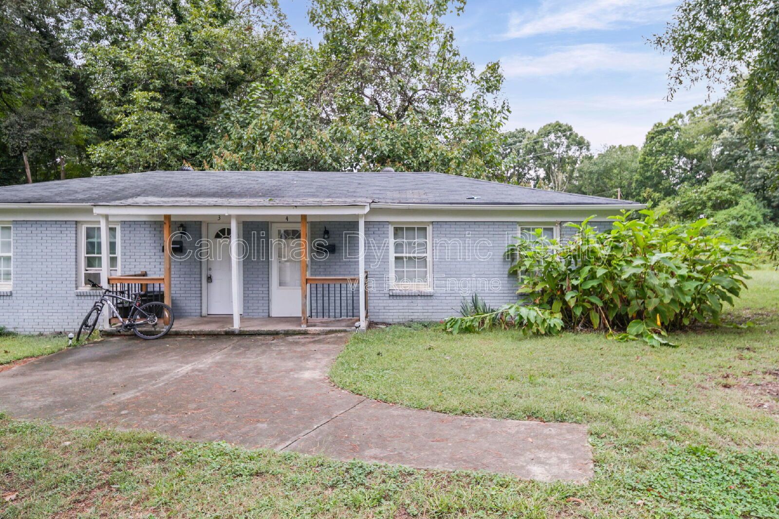 2 Bedrooms | 1 Bath | Hardwood Floors | Fresh Paint | Private Deck property image