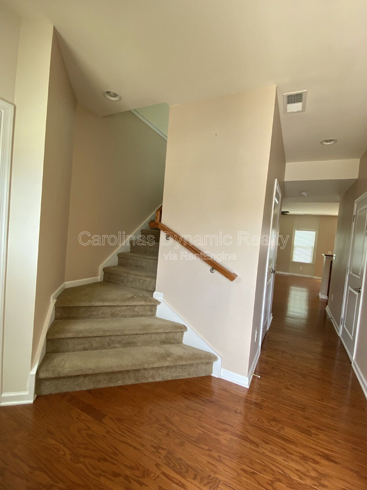 End Unit Townhouse | 2 Primary Suites | Hardwood Floors | Granite Counters | Stainless Steel Appliances property image