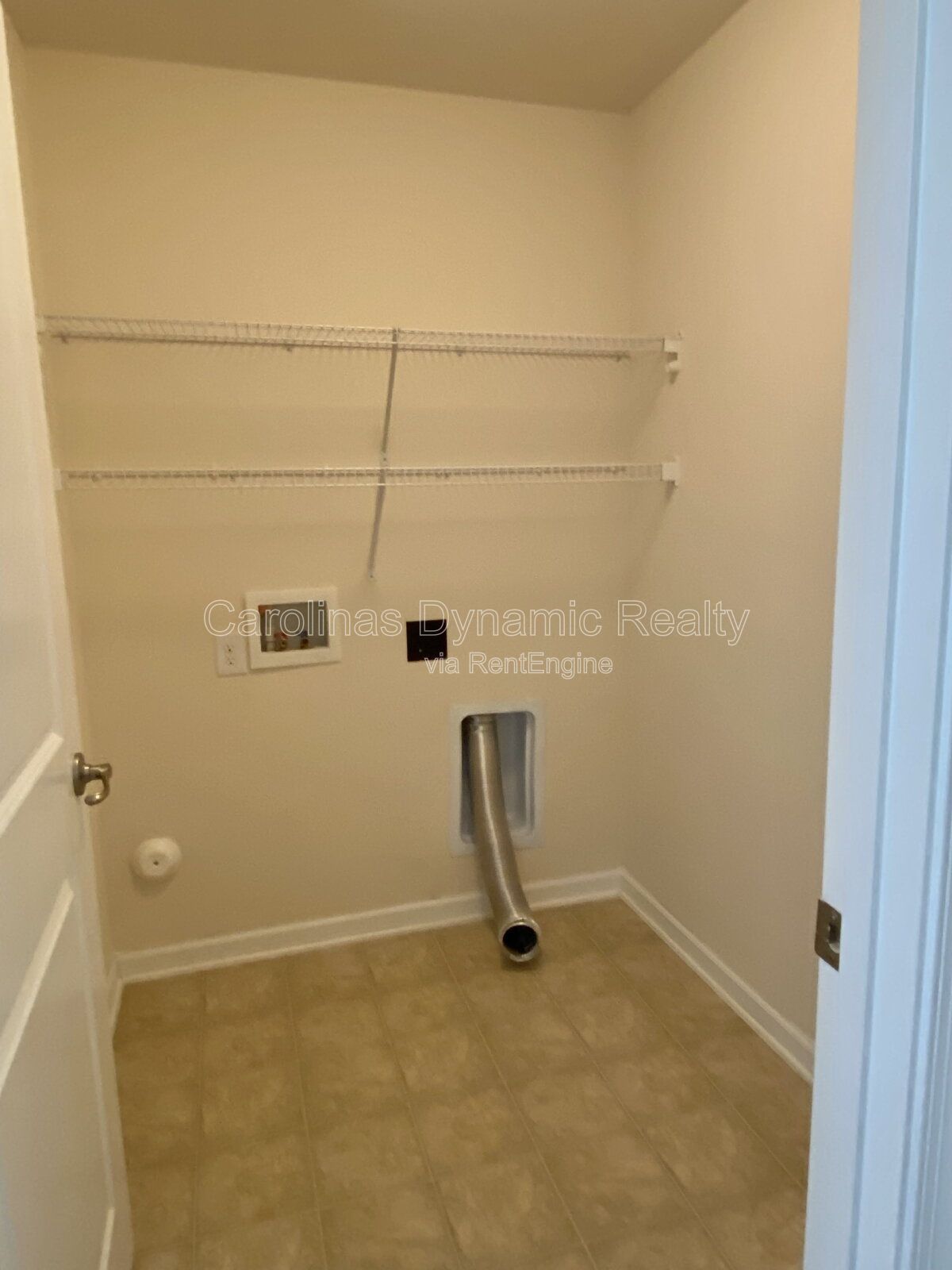 End Unit Townhouse | 2 Primary Suites | Hardwood Floors | Granite Counters | Stainless Steel Appliances property image