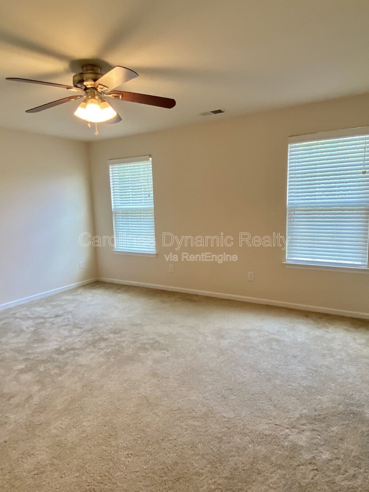 End Unit Townhouse | 2 Primary Suites | Hardwood Floors | Granite Counters | Stainless Steel Appliances property image