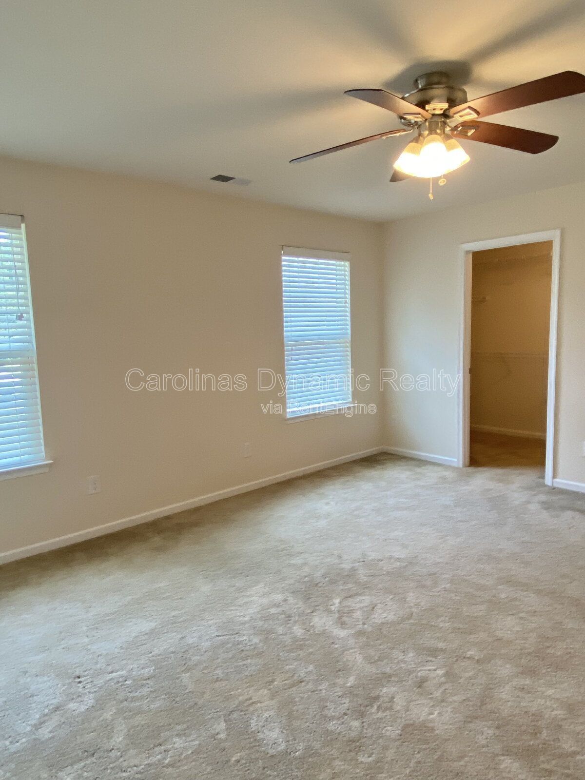 End Unit Townhouse | 2 Primary Suites | Hardwood Floors | Granite Counters | Stainless Steel Appliances property image