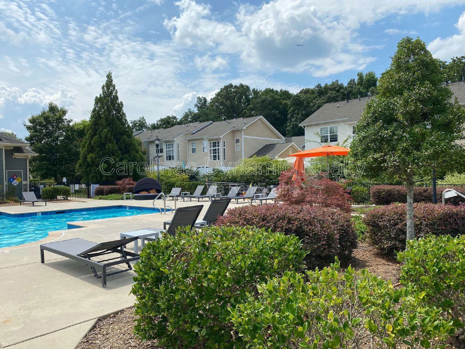 End Unit Townhouse | 2 Primary Suites | Hardwood Floors | Granite Counters | Stainless Steel Appliances property image