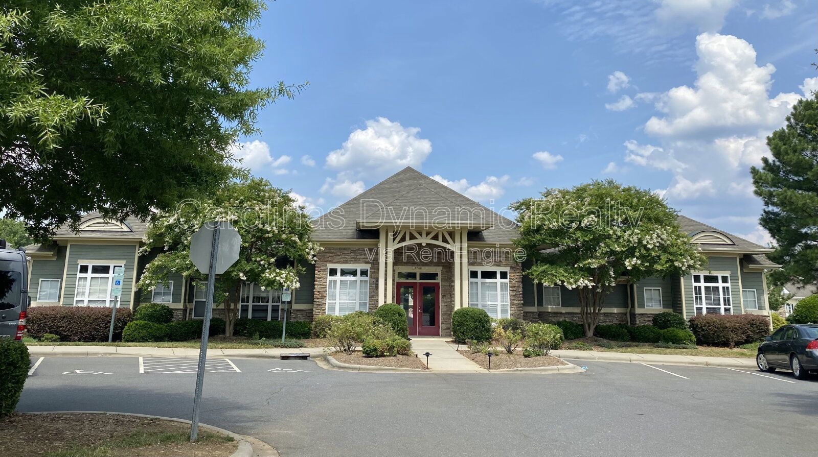 End Unit Townhouse | 2 Primary Suites | Hardwood Floors | Granite Counters | Stainless Steel Appliances property image