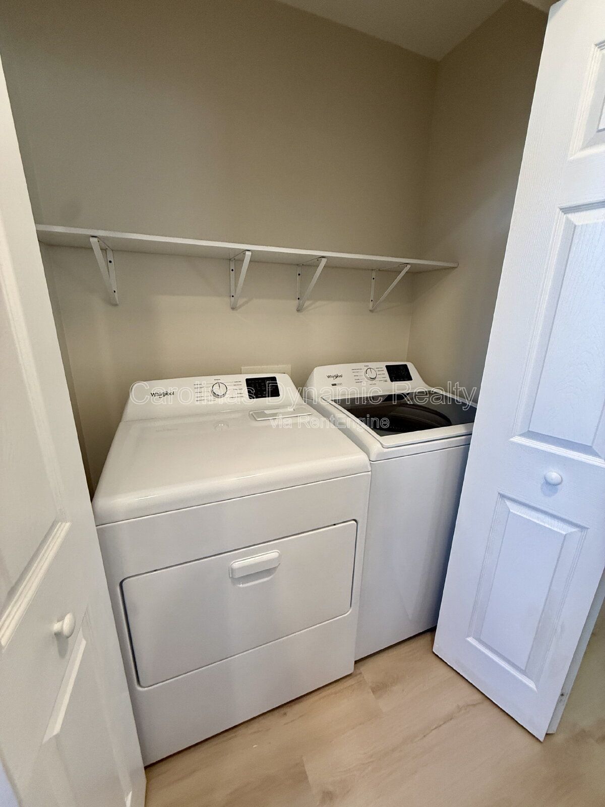 Amazing Ballantyne Location | Totally Updated & Renovated | End Unit Townhouse | Granite Counters | Stainless Appliances property image