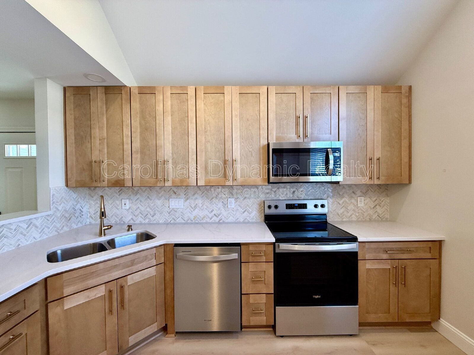 Amazing Ballantyne Location | Totally Updated & Renovated | End Unit Townhouse | Granite Counters | Stainless Appliances property image