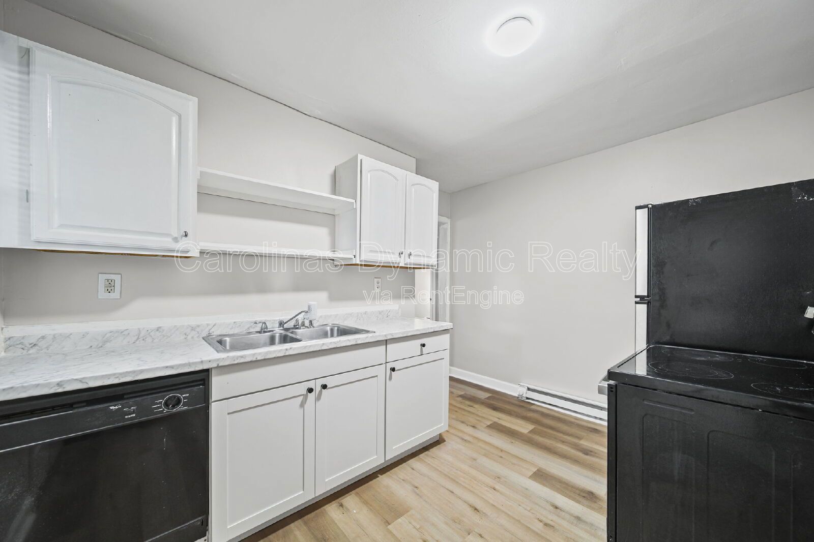 2 Bedrooms | 1 Bath | Hardwood Floors | Fresh Paint | Private Deck property image